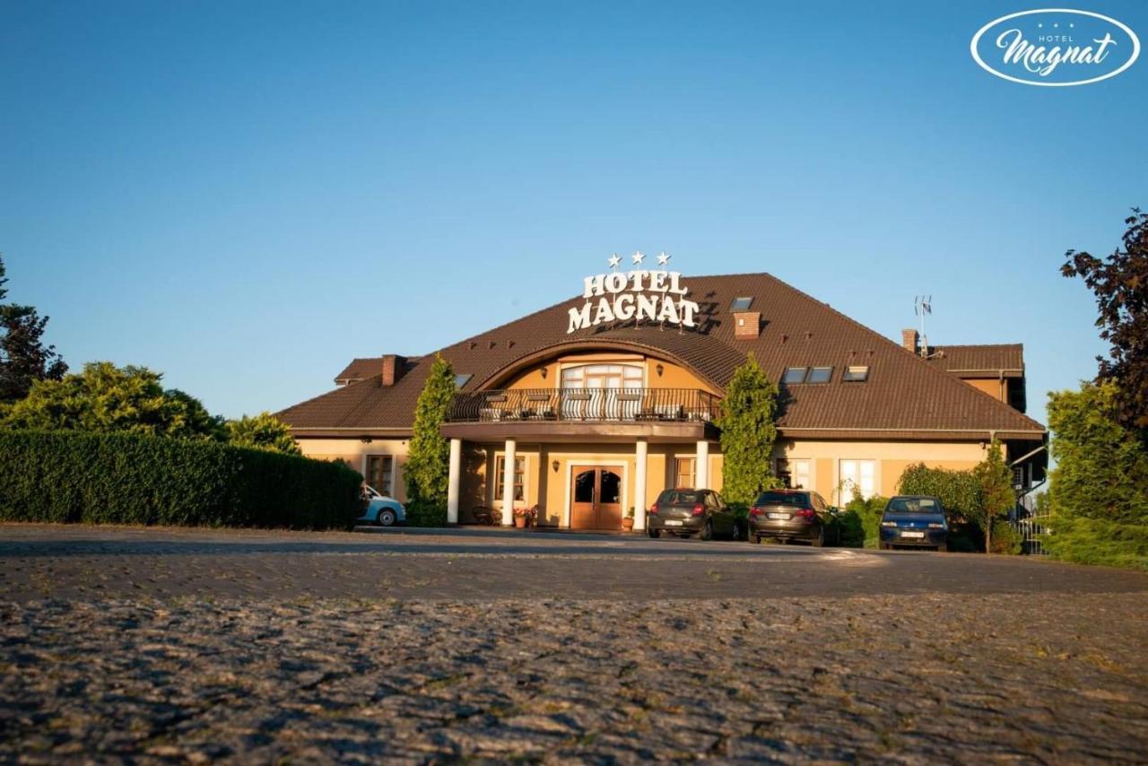 Hotel Magnat Słupca المظهر الخارجي الصورة